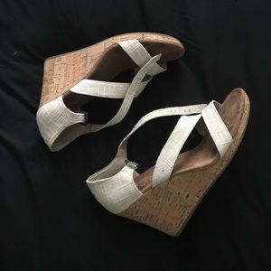 TOMS White Wedges