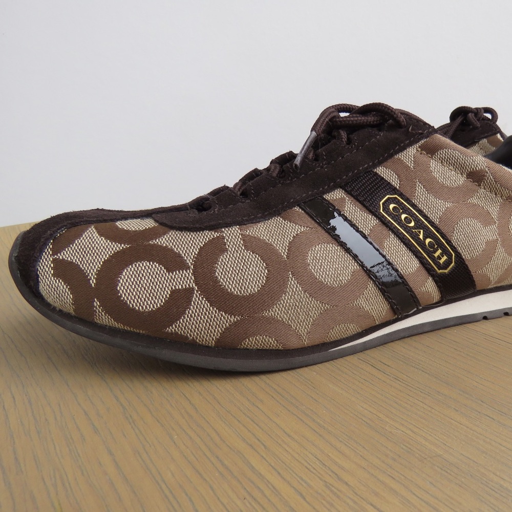 Coach Sneakers . Almost New  ☆ ☆ ☆ ☆ ☆