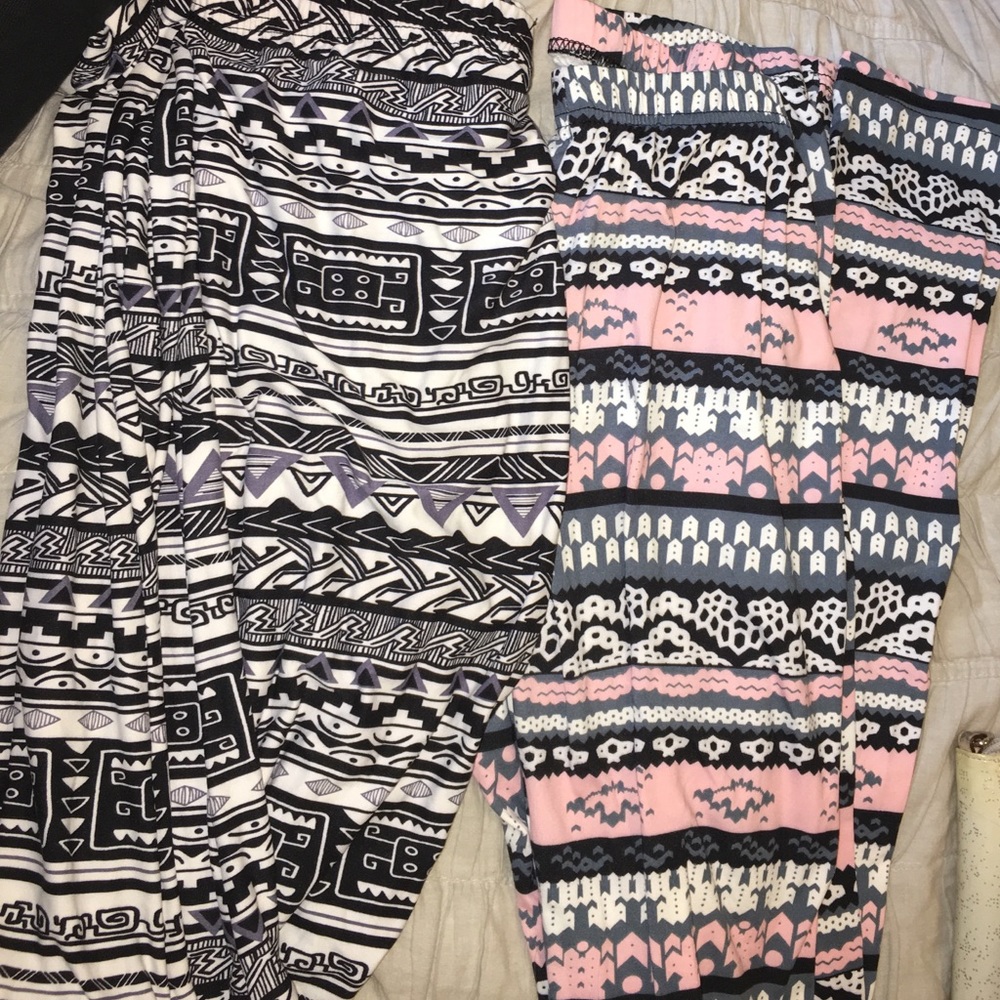 TRIBAL LEGGINGS NEVER WORN