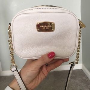 EUC Michael Kors crossbody bag in ivory