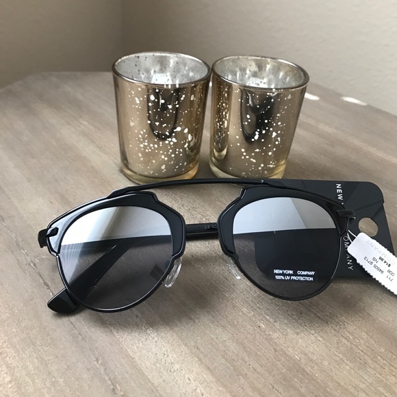 Chic New York and Company Sunglasses - Picture 2 of 2