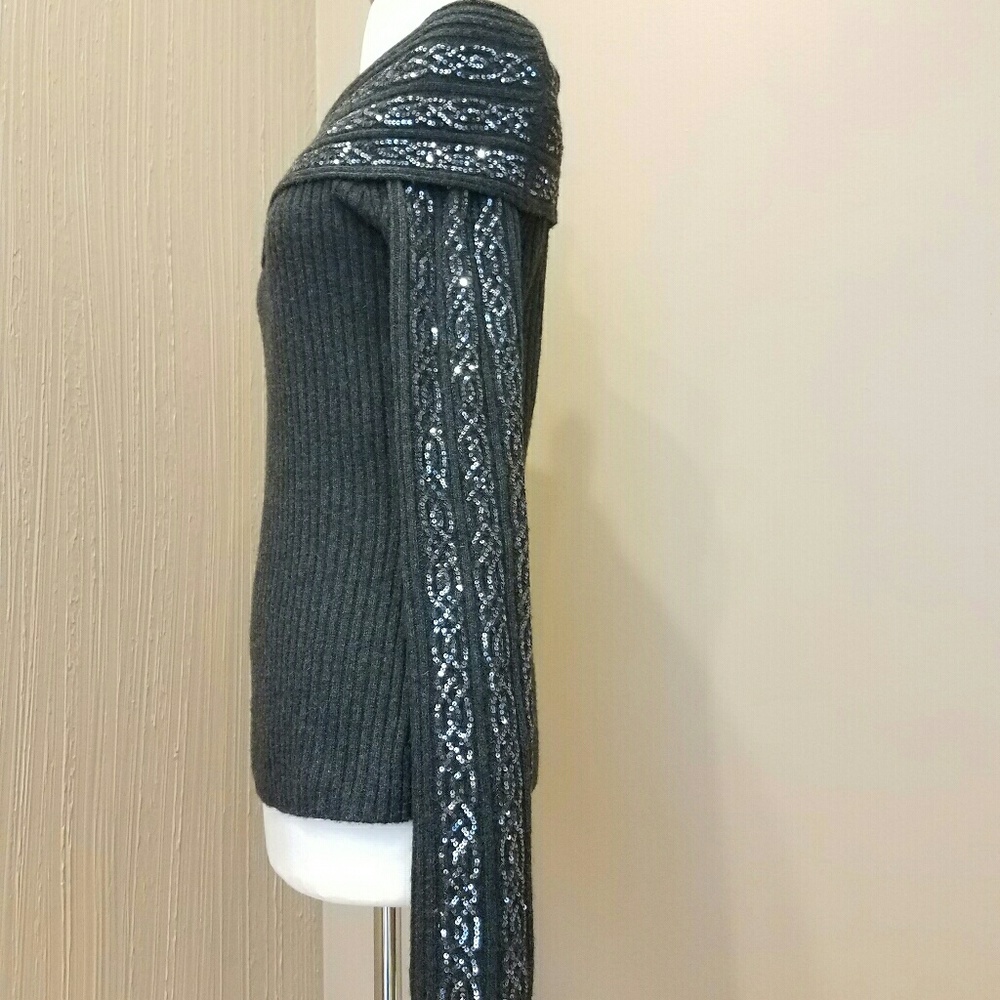 Nwot Flattering Sequence Sweater - image 2