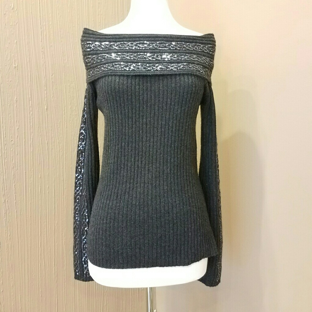 Nwot Flattering Sequence Sweater - image 4