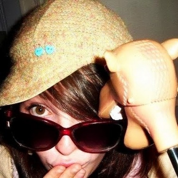 Meet your Posher, Whitney - Picture 1 of 1