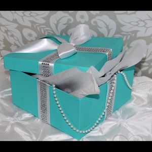 Breakfast at Tiffany's inspired centerpieces 2