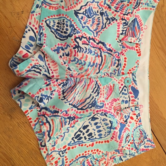2 pairs of Lilly Pulitzer The Walsh Short - Picture 1 of 8