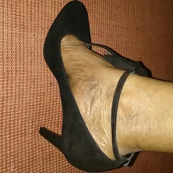 Shoes - Picture 2 of 4