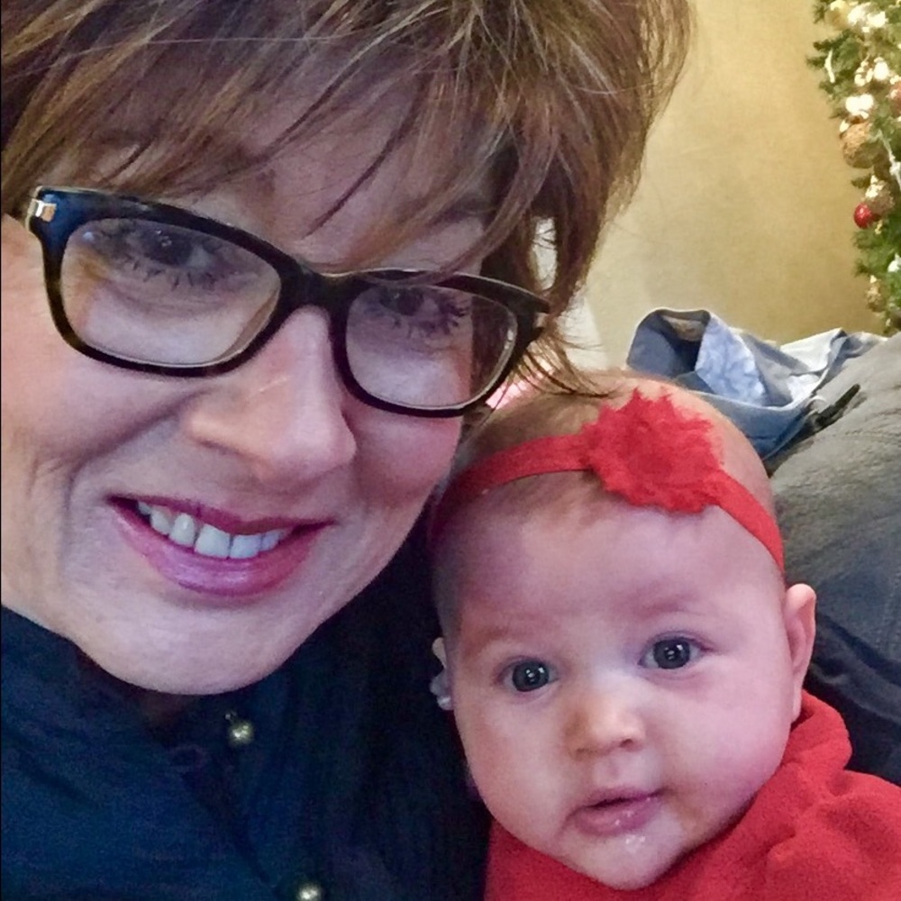 Meet your Posher, Nola