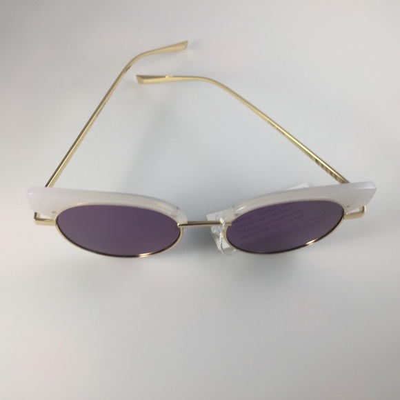 Cat Eye Sunglasses. - Picture 3 of 4