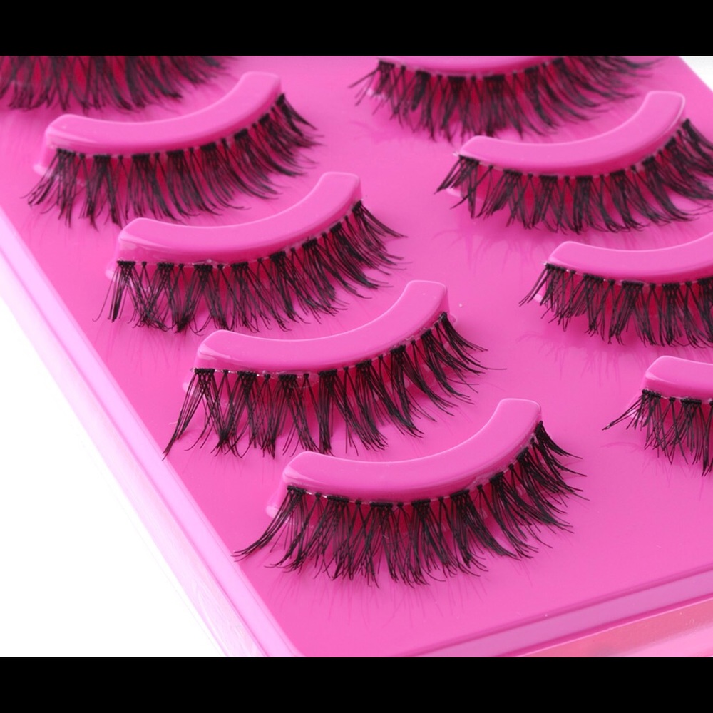 Beautiful natural looking lashes