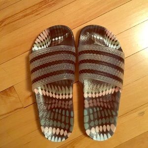 Adidas slides size 6