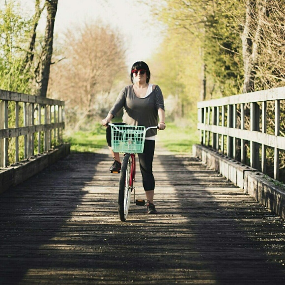 Meet your Posher, Kimberly - Picture 2 of 3