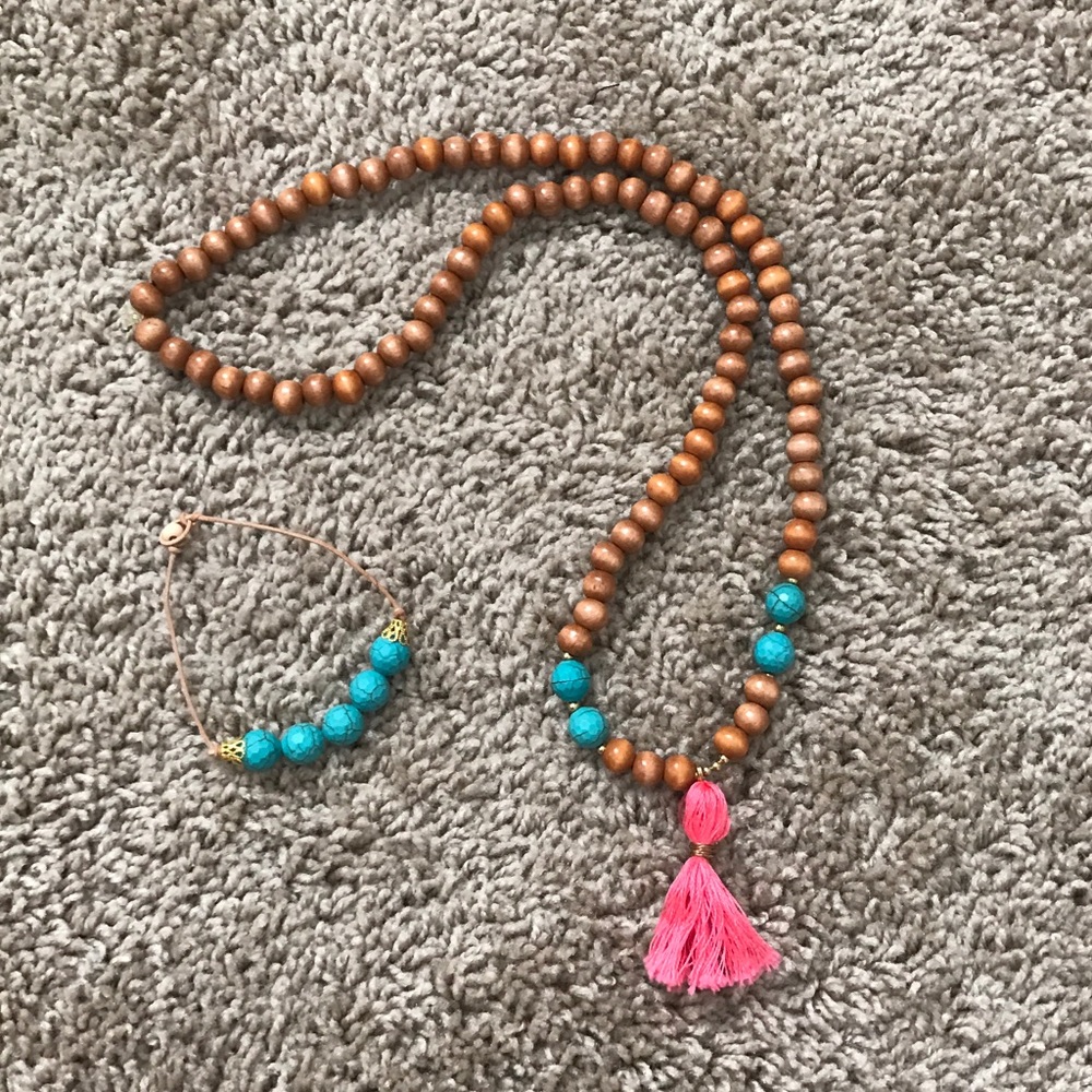 Fringe necklace