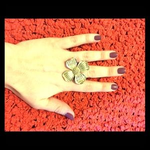 Stella & Dot gold flower ring