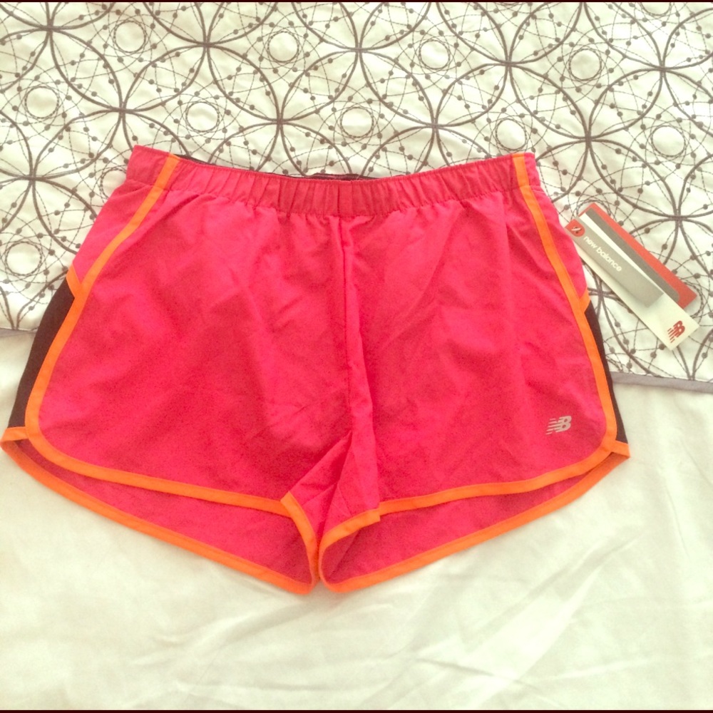 🌟NWT🌟Pink New Balance momentum shorts sz M
