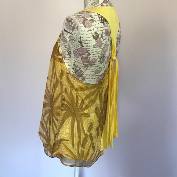 ✨Tea and Honey Halter Top✨ - Picture 2 of 4