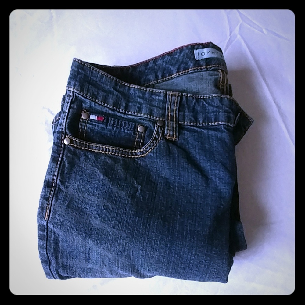 TOMMY HILFIGER JEANS
