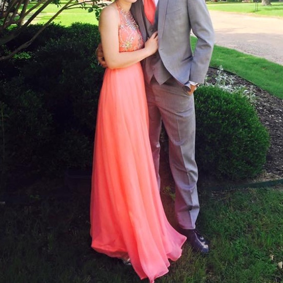 Prom dress - Picture 2 of 4