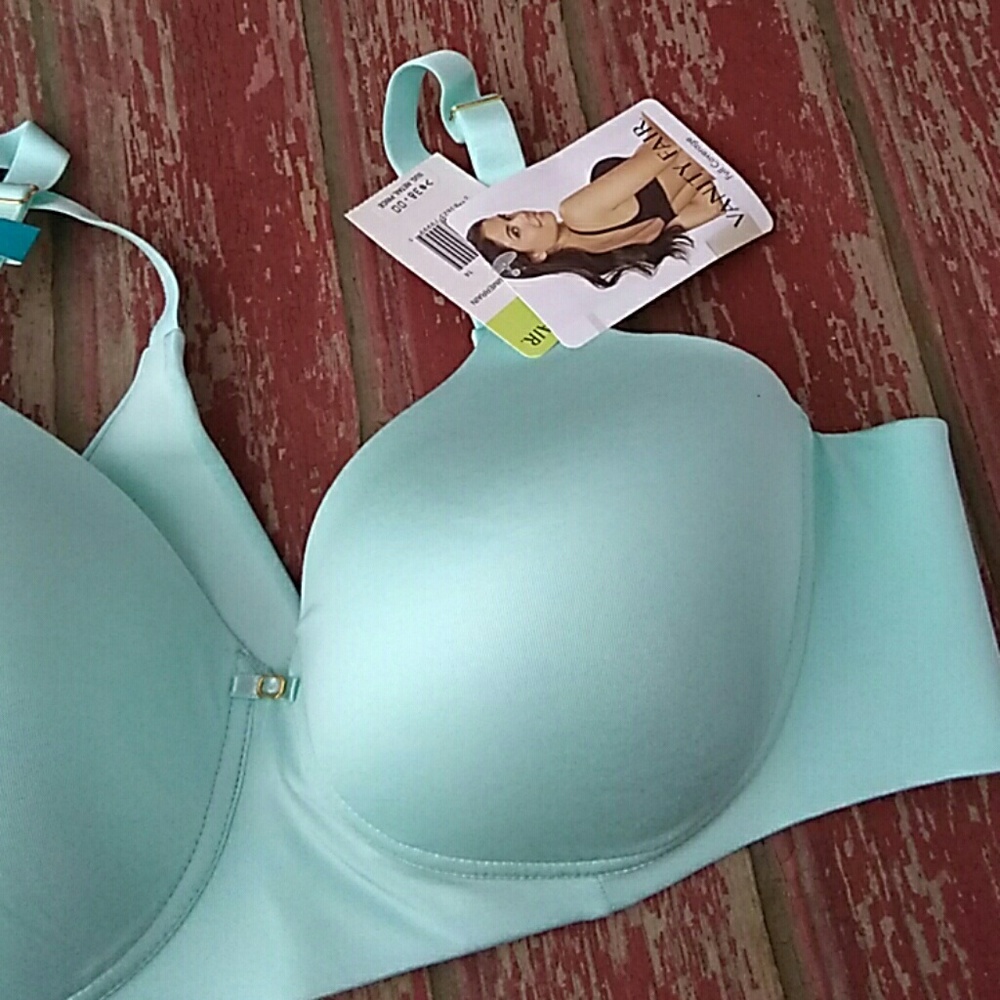 Vanity Fair bra 38 B wire free soft cup