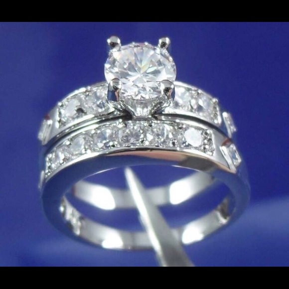 Jewelry - 🎉HP-14K White Gold Filled Wedding/Engagement Ring