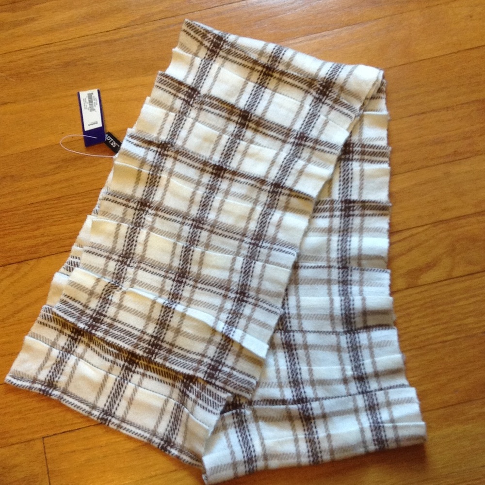 Scarf- NWT