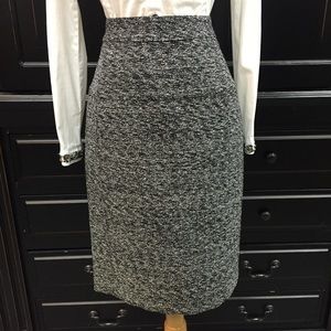 Burberry wool blend pencil skirt w/ zipper