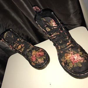 Floral Dr.Marten's combat boots