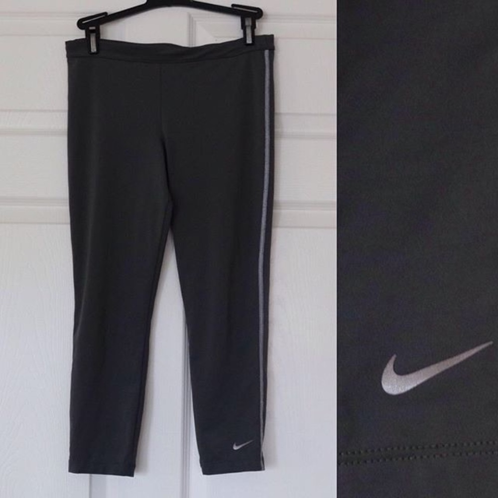 Grey nike cropped leggings