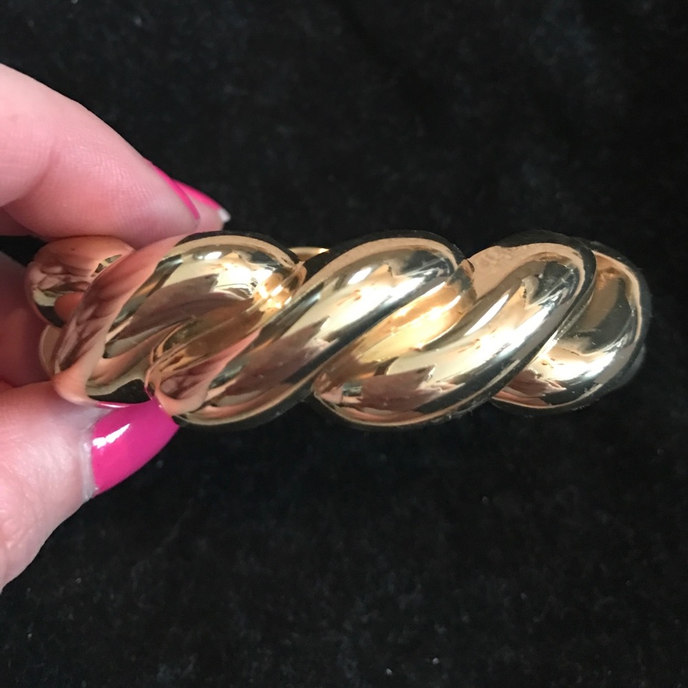 Gold bracelet