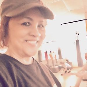 Meet your Posher, Gloria