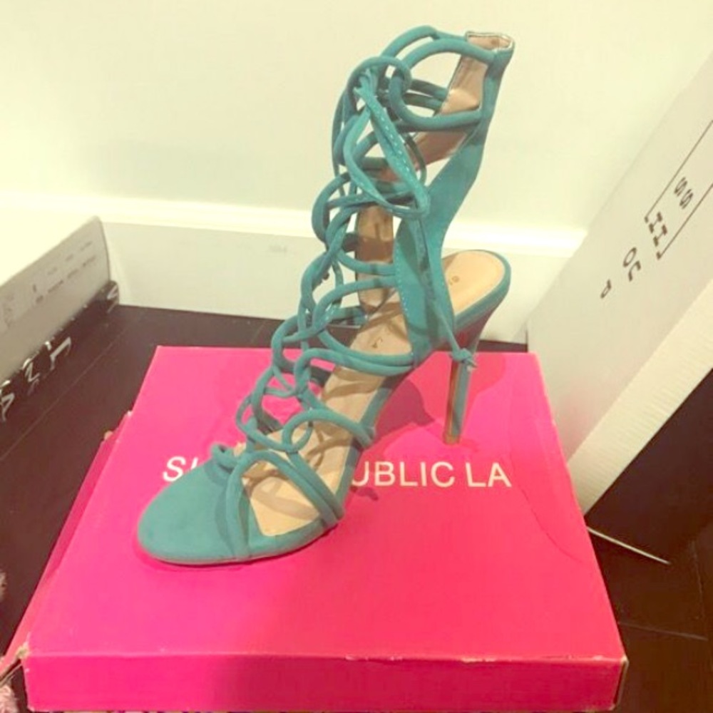 Strap blue heel