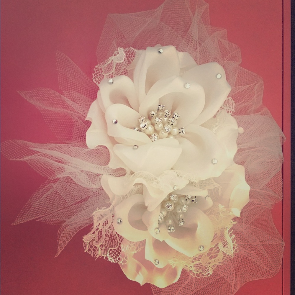 Wedding hair accessory