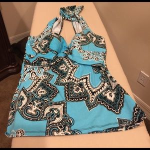 Cute cache halter top