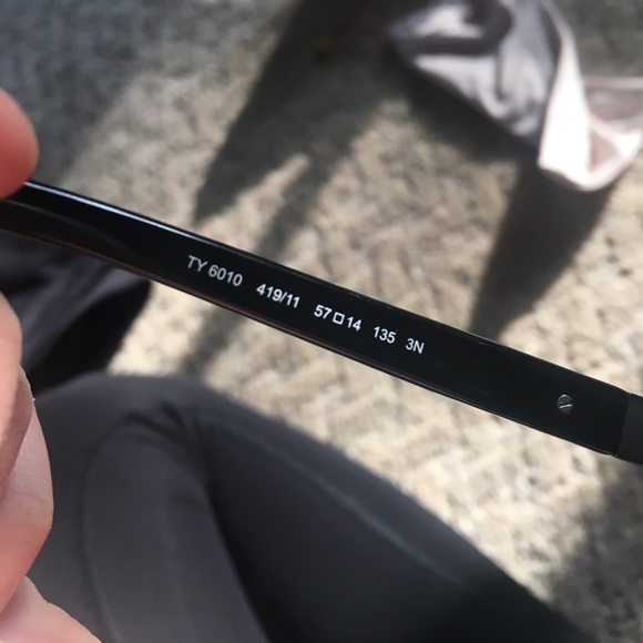 🚫🚫🚫SOLD Tory Burch sunglasses - Picture 4 of 7