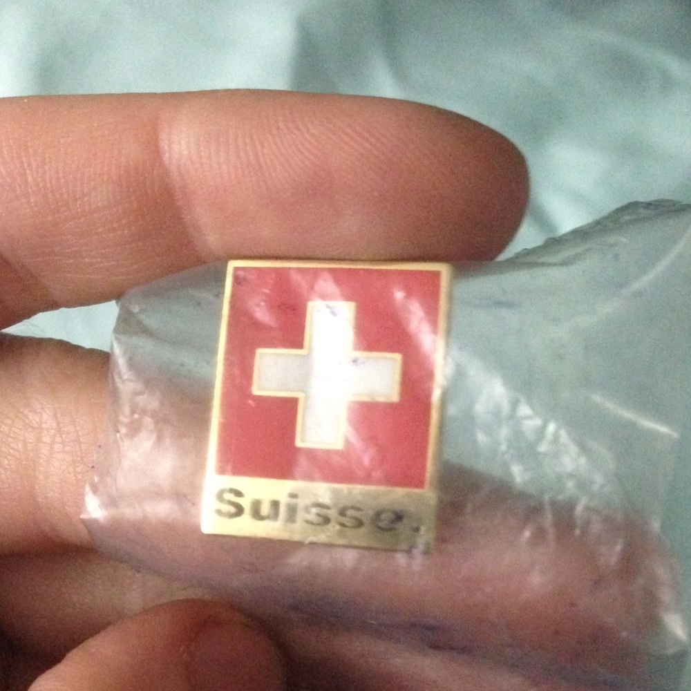 Brand New "Suisse"/Switzerland pin