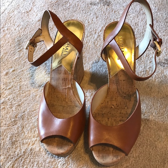 MK platform Heels - Picture 2 of 4