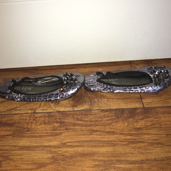 Two Lips bluish silver leopard flats - Picture 2 of 2