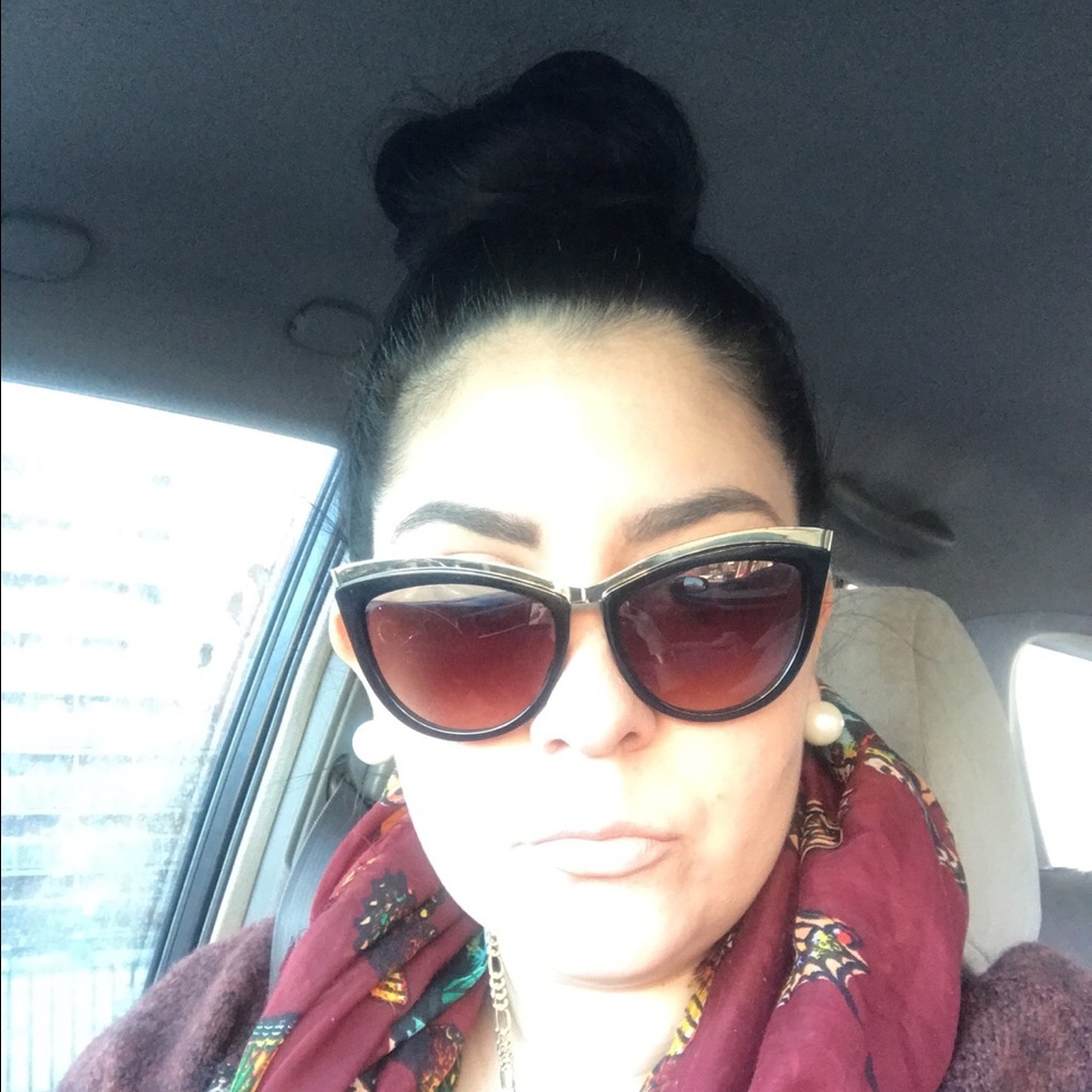 Meet your Posher, Christina