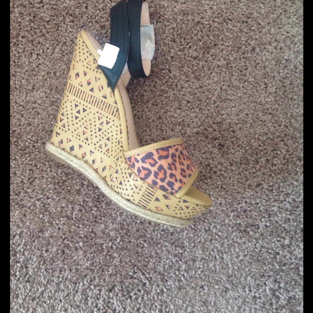 ❤❤Cork Heeled Wedges❤❤
