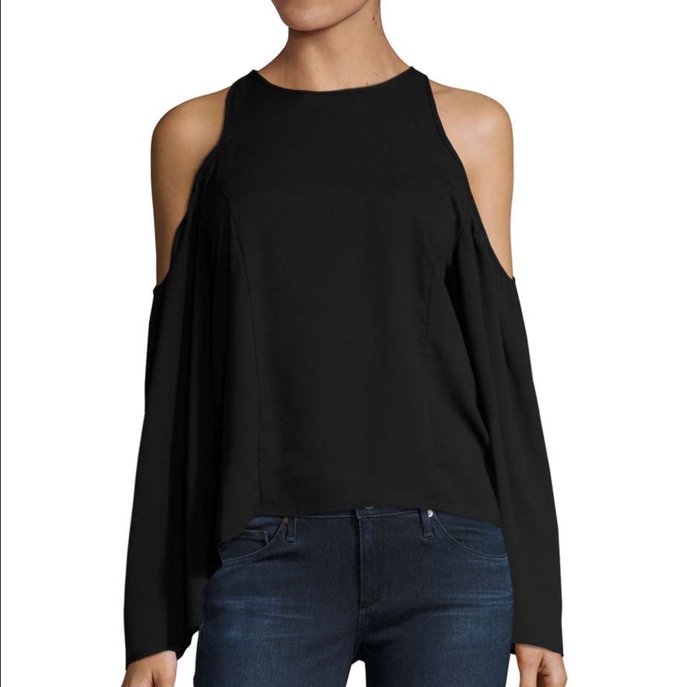 Open shoulder top