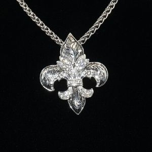 Fleur de lis...Beautiful Necklace Set