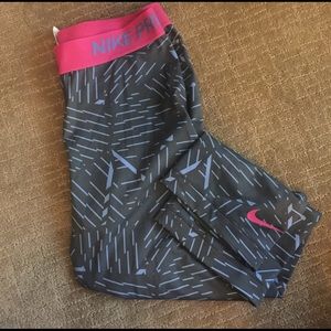 Nike workout capris