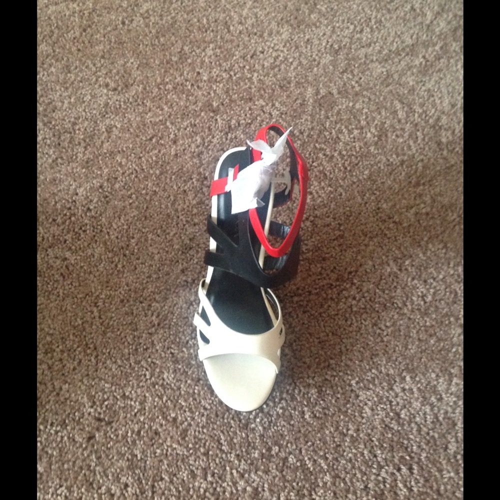 🔥🔥🔥🔥Colorblock Wedges🔥🔥🔥🔥 - Picture 2 of 3