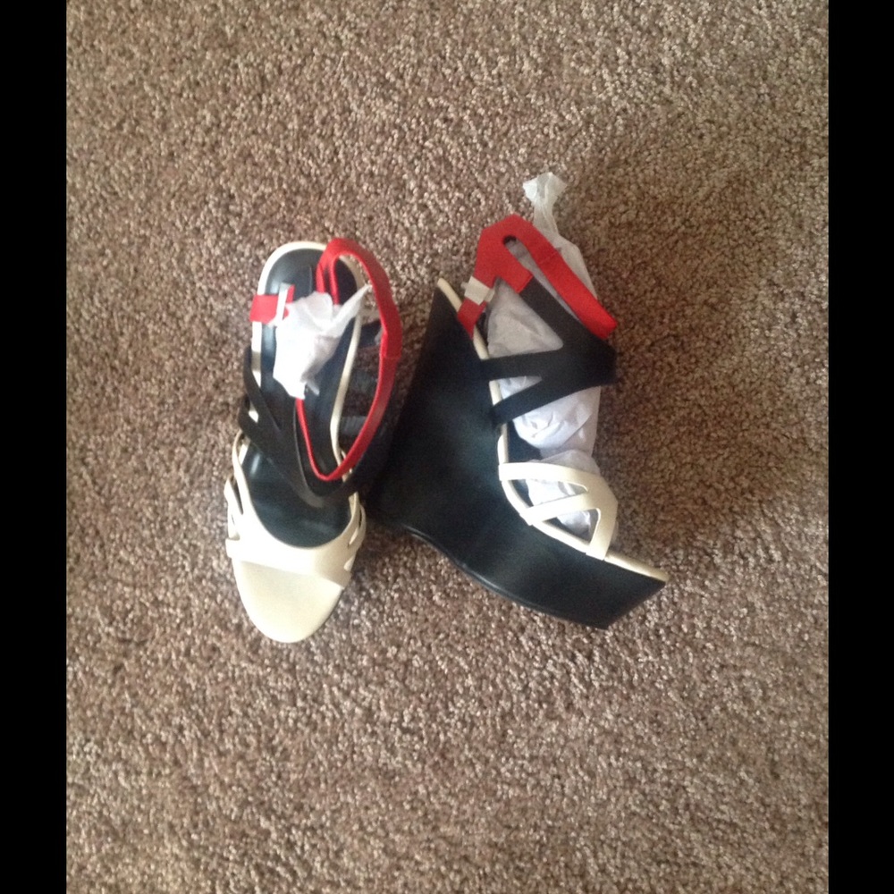 🔥🔥🔥🔥Colorblock Wedges🔥🔥🔥🔥 - Picture 3 of 3