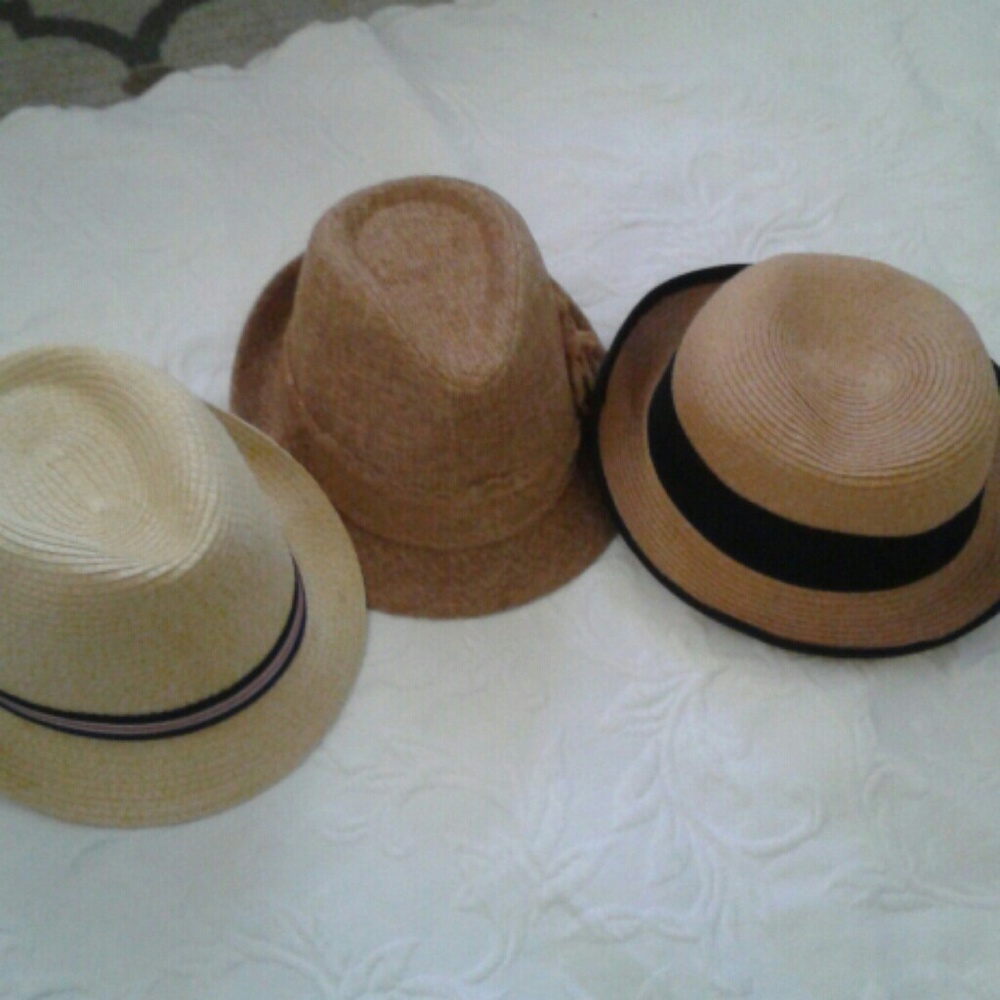Lot of 3 hats