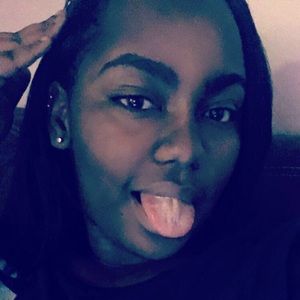 Meet your Posher, Riana