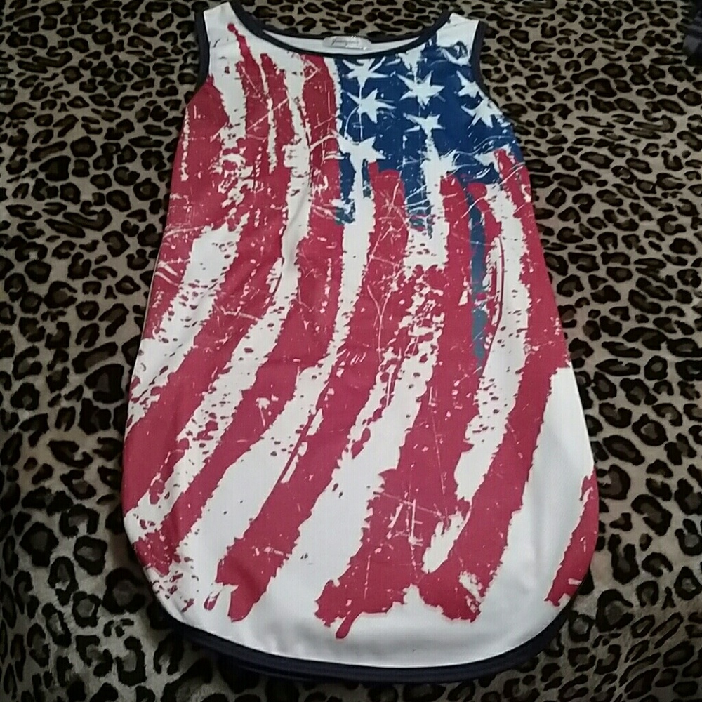 AMERICAN FLAG TOP SIZE MEDIUM