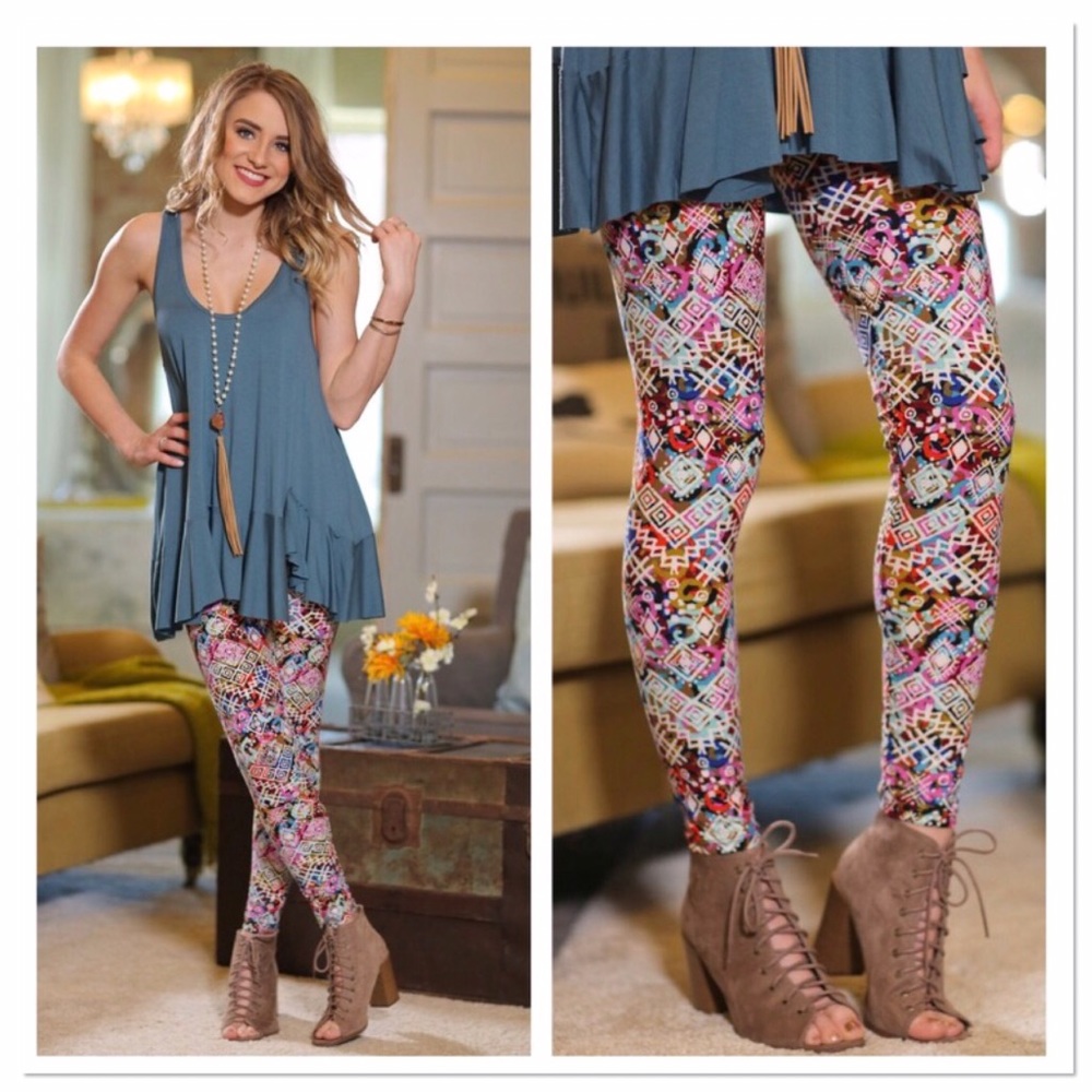 SALE!! LAST ONE!! Scoop neck ruffle tank - Picture 2 of 3