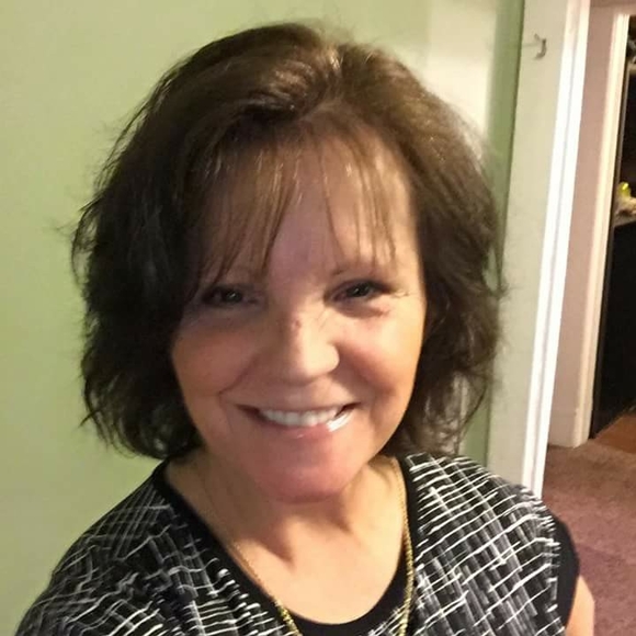 Meet your Posher, Nadine - Picture 1 of 1