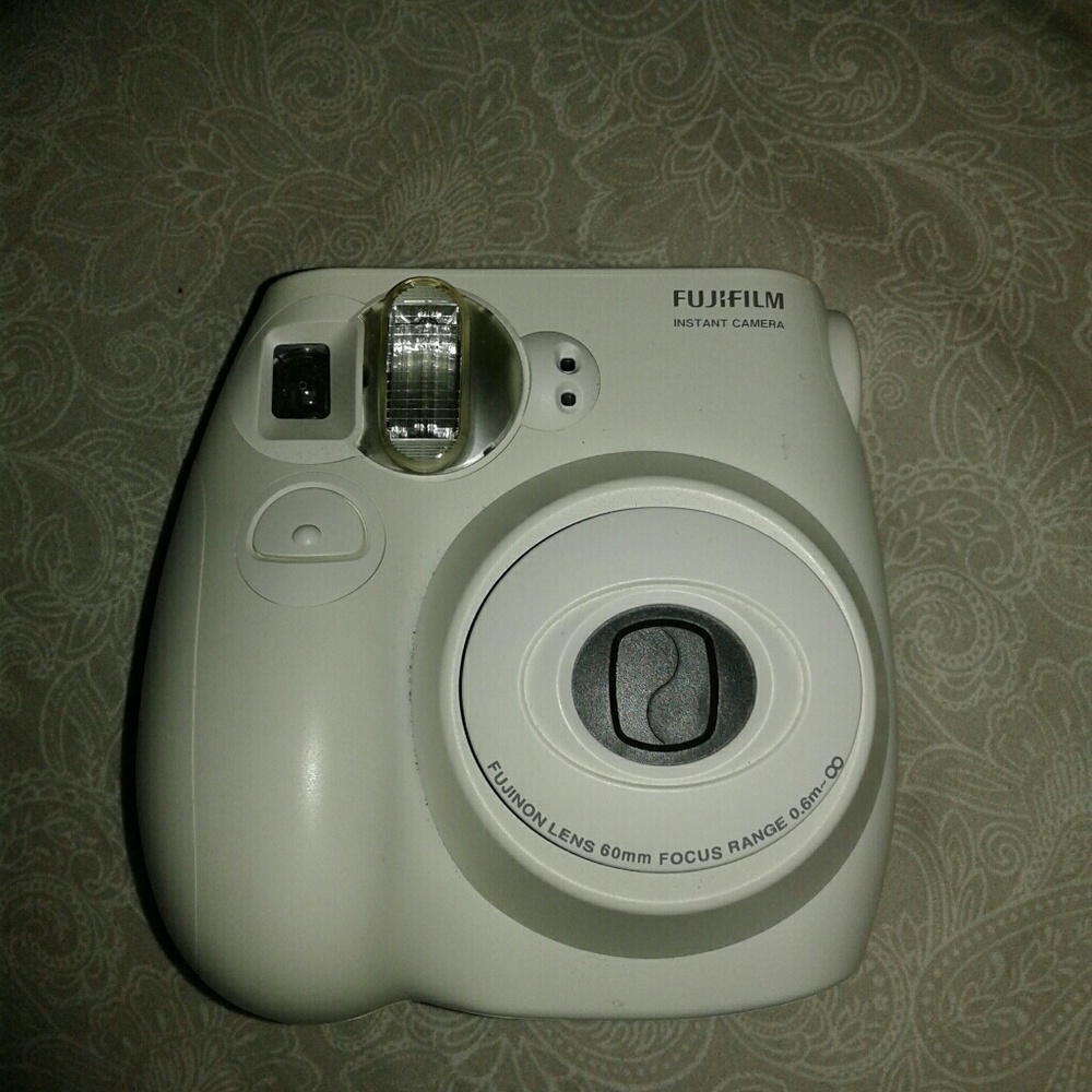 Fujifilm instax mini 7s. Polaroid camera!